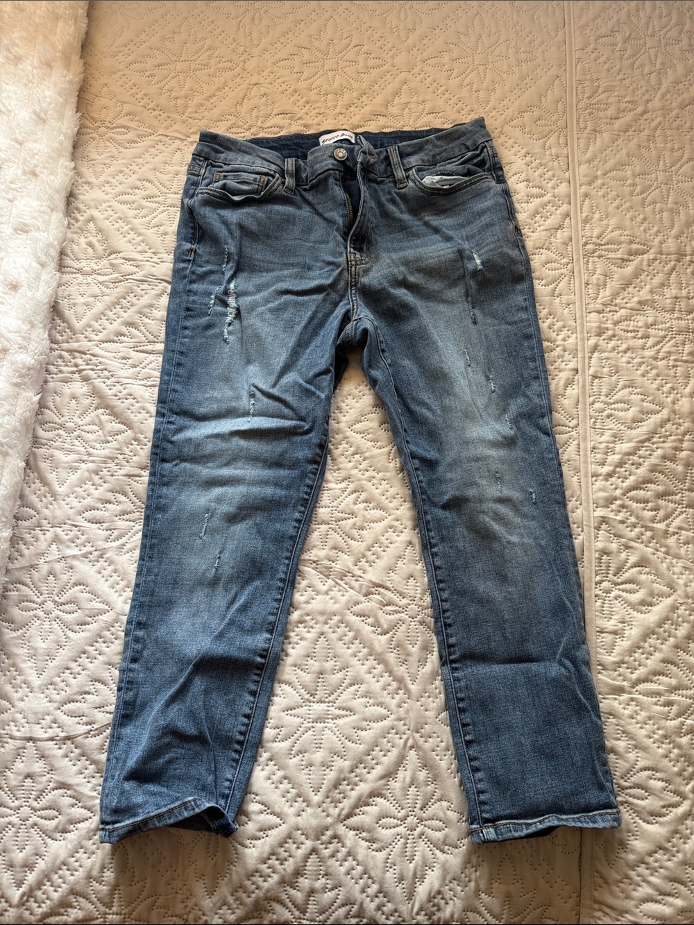 Slim Fit Women's Skinny Jeans in Faded Blue